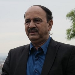 Dr. Suresh Talwar